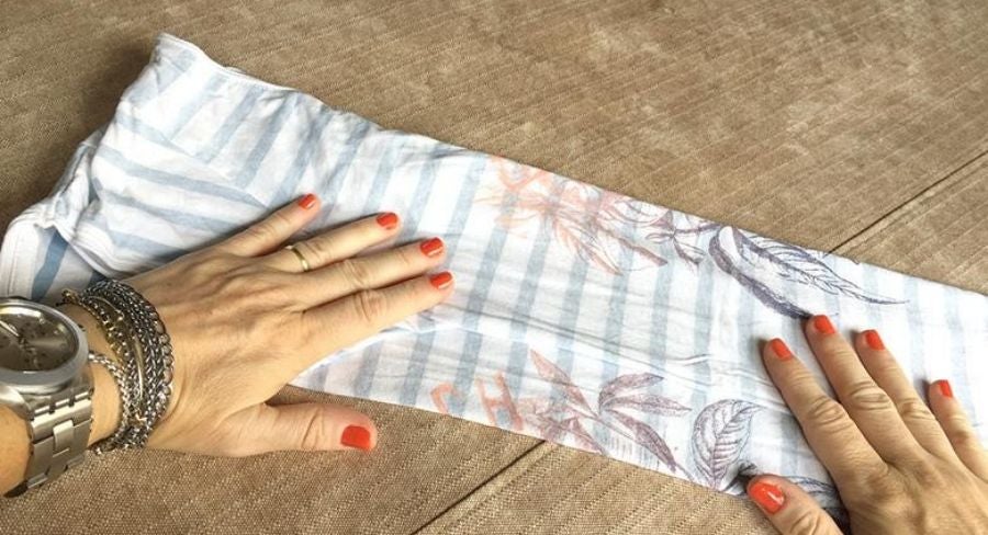 Cómo enrollar las prendas de forma correcta