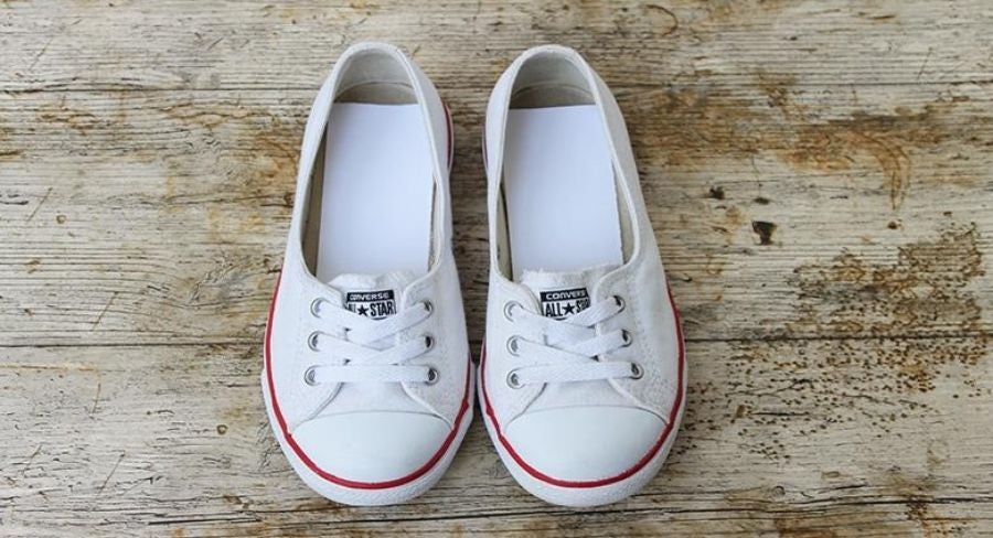 Blanquear los tenis de tela