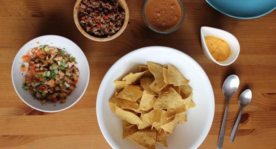 Nachos mexicanos hechos en casa