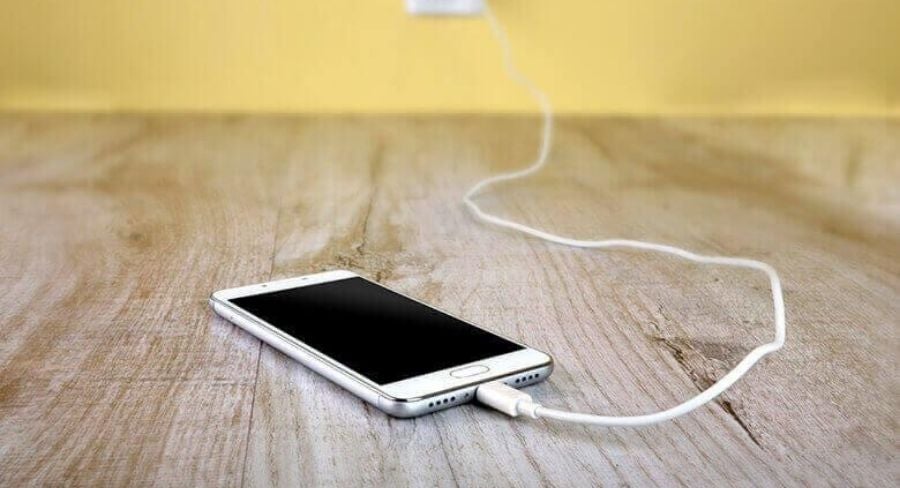 celular cargando