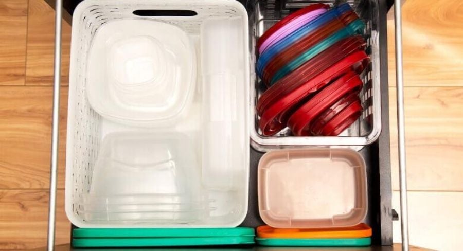 Cómo guardar recipientes de plástico: contenedores y tapas aparte