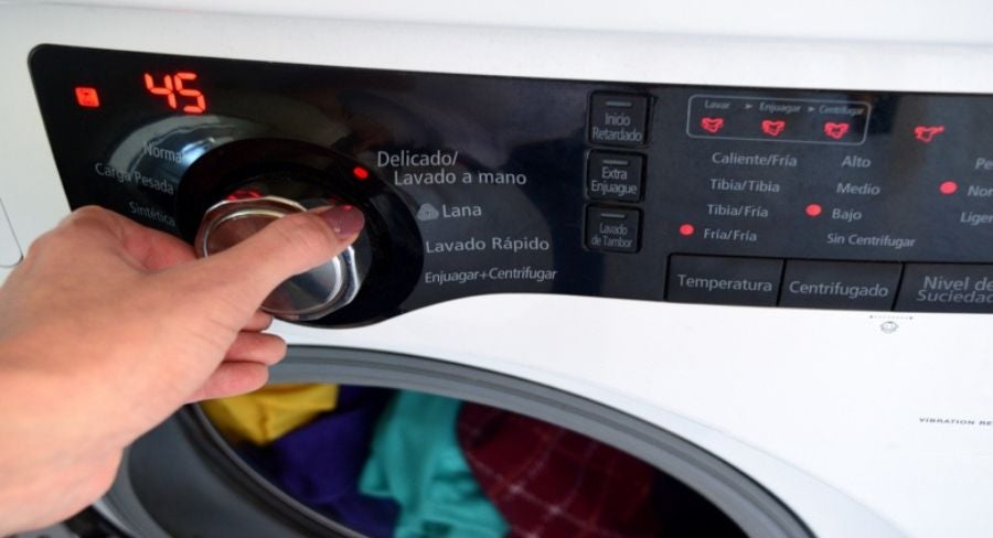 Cómo laver ropa de color: selecciona la temperatura y el ciclo de lavado correcto