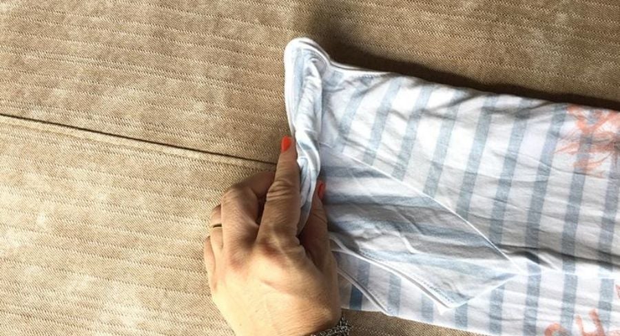 Cómo enrollar las prendas de forma correcta