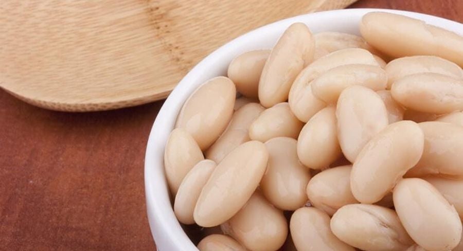 Proceso para espesar una sopa con frijoles blancos