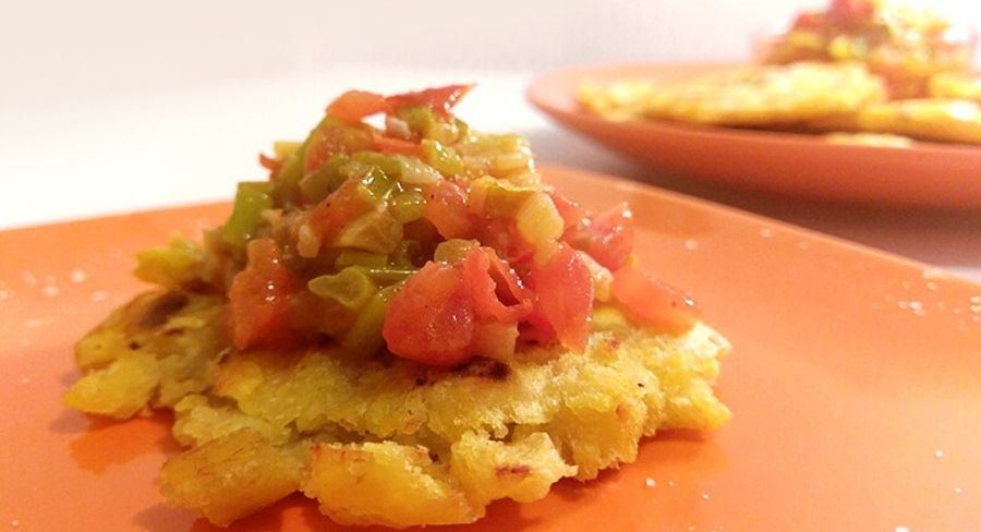 patacones con hogao