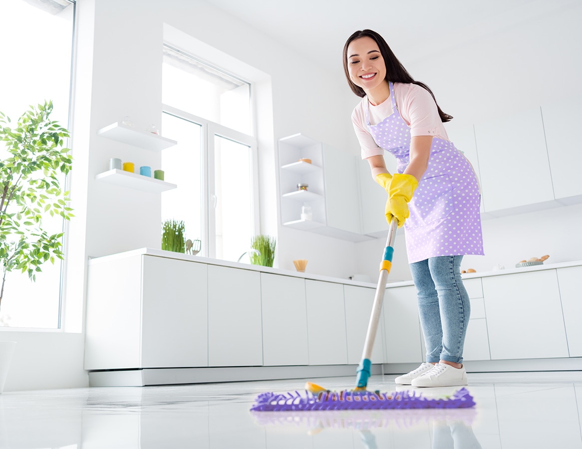 Dale una limpieza fabulosa a todo tu hogar con el limpiador líquido multiusos Fabuloso que te ayudará a neutralizar los malos olores gracias a su fragancia intensa y duradera