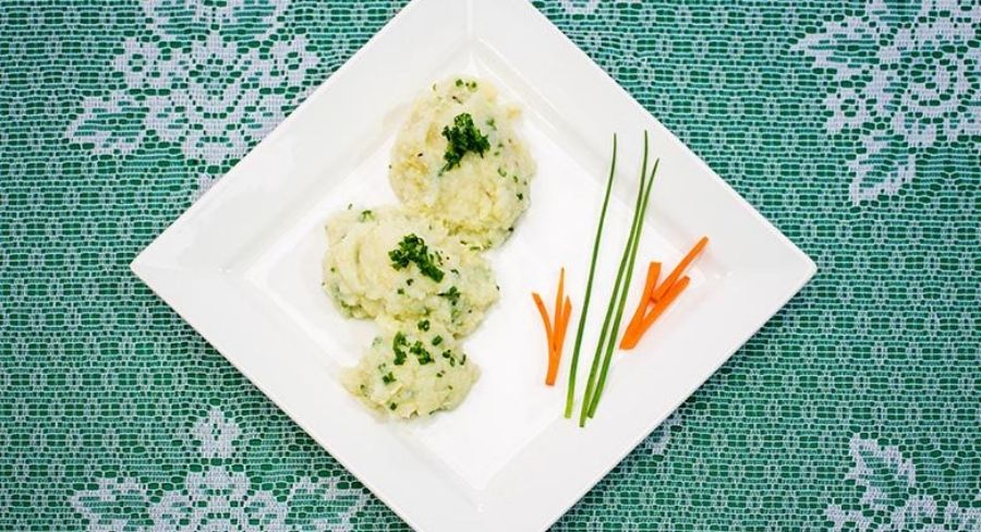 prepara un saludable puré de coliflor y queso parmesano