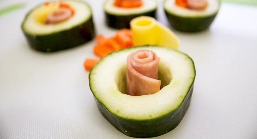 sushi de pepino cohombro para una media mañana saludable