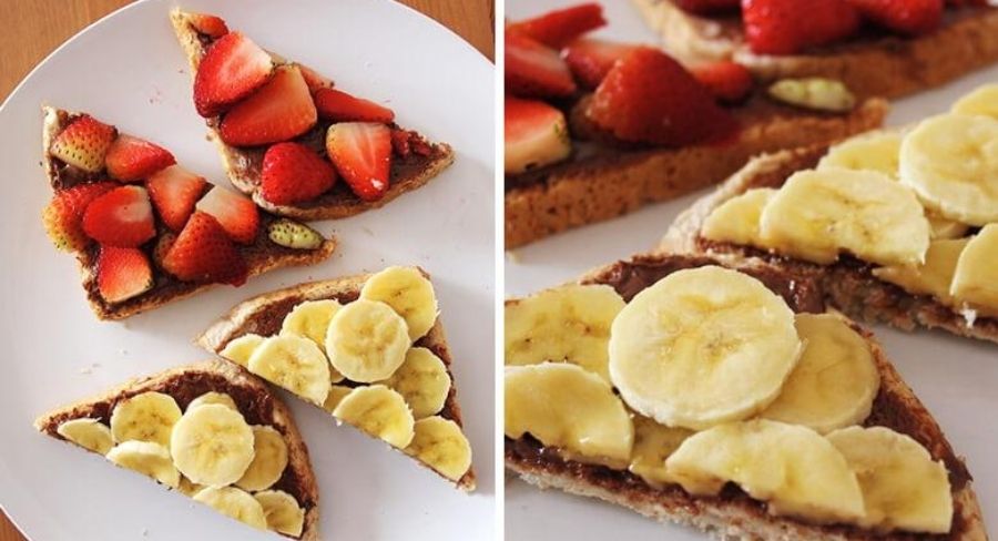 Tostadas integrales con banano y fresa