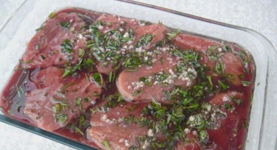 Calvo plataforma Vergonzoso Cómo Marinar la Carne Para Asar, Con Hierbas y Vino • Tu Hogar Colombia