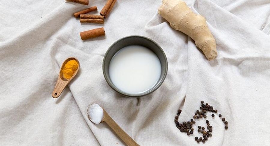 cómo preparar leche de cúrcuma