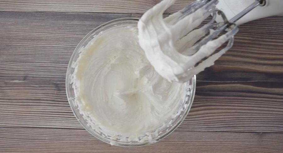 receta de helado de fresa sencillo y muy cremoso