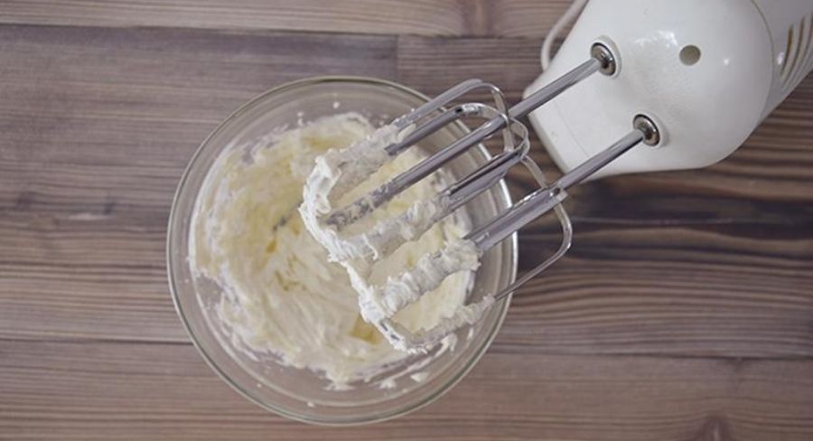 receta de helado de fresa sencillo y muy cremoso