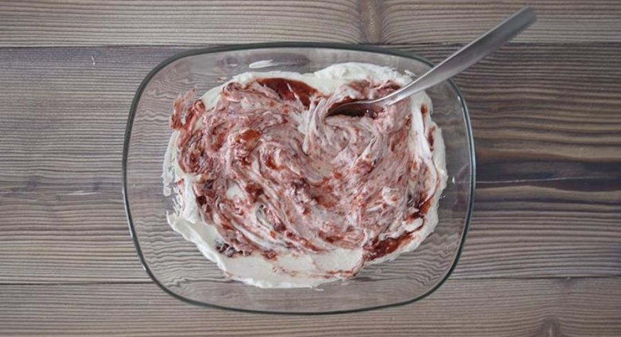 receta de helado de fresa sencillo y muy cremoso