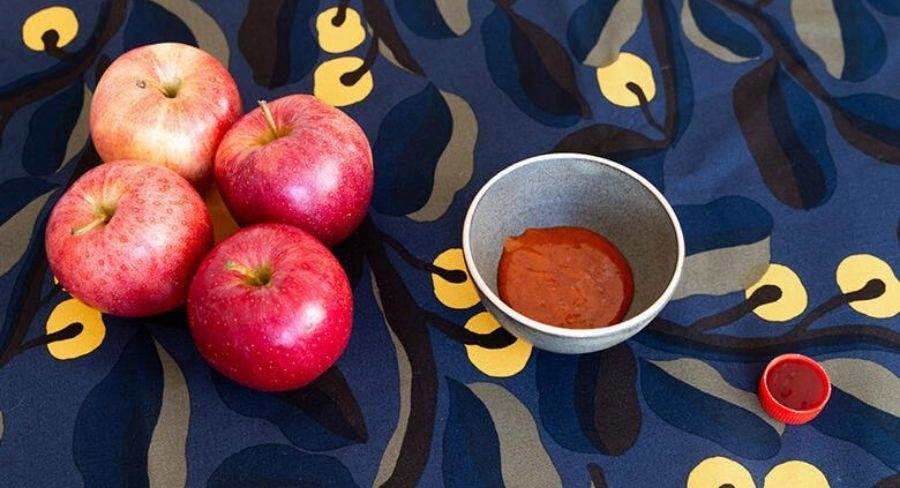 paso a paso para preparar manzanas con chamoy