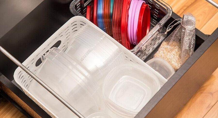 Cómo guardar recipientes de plástico: evita la humedad