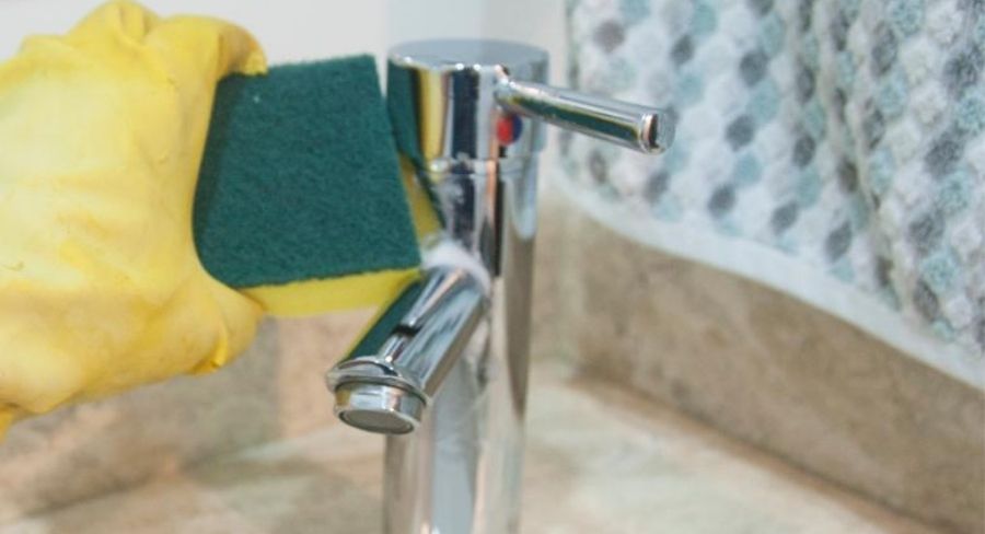Cómo limpiar y cuidar los baños