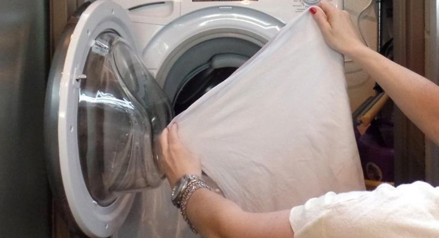 Cómo quitar manchas de aceite en la ropa