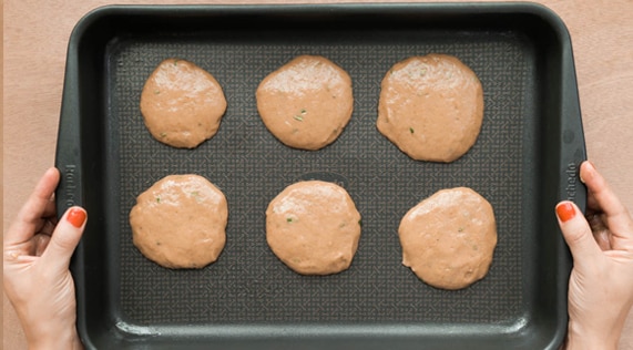 Galletas sin leche ni huevo: Hornea la masa