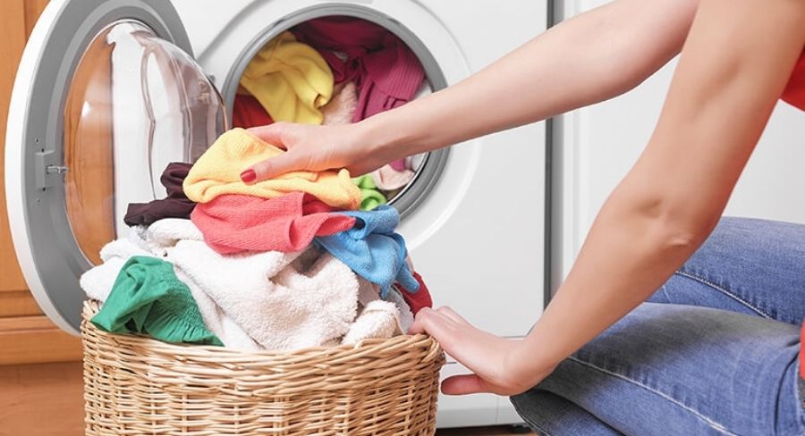 2-lavar-en-lavadora-no-cargar-demasiada-ropa